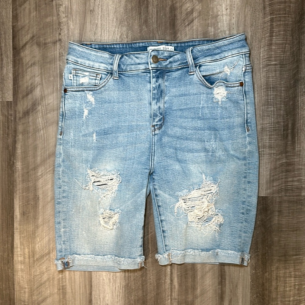 Judy Blue Feisty Mamacita Destroyed Bermuda Shorts - XL